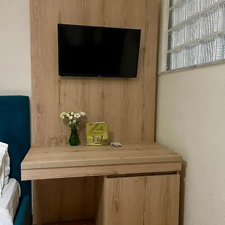 Hotel Ibiza Golem (Tirana)