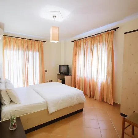 Ibiza 3* Golem (Tirana)