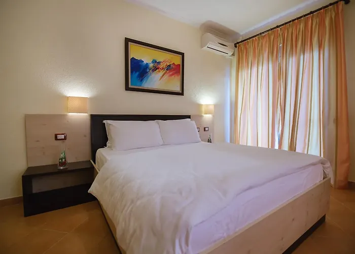 Ibiza Отель Голем